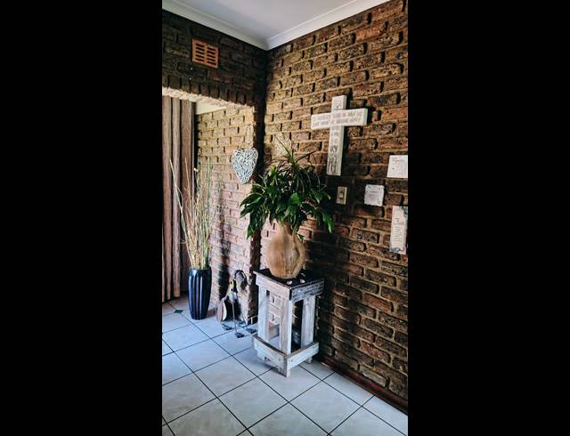 3 BEDROOM HOUSE TO LET IN VANDERBIJLPARK SE 6